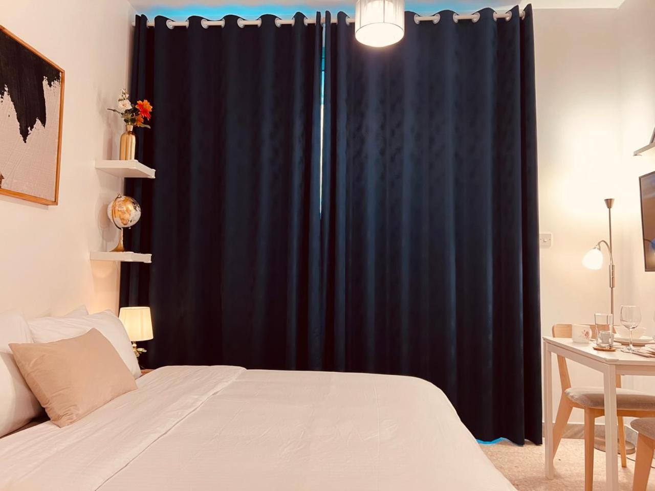 Fully-furnished Bedroom With Balcony Near The Homestay Abu Dhabi