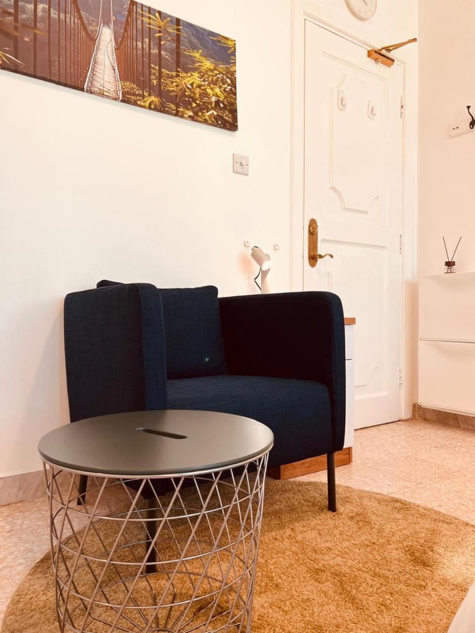 Séjour chez l'habitant Fully-furnished Bedroom With Balcony Near The Abou Dabi