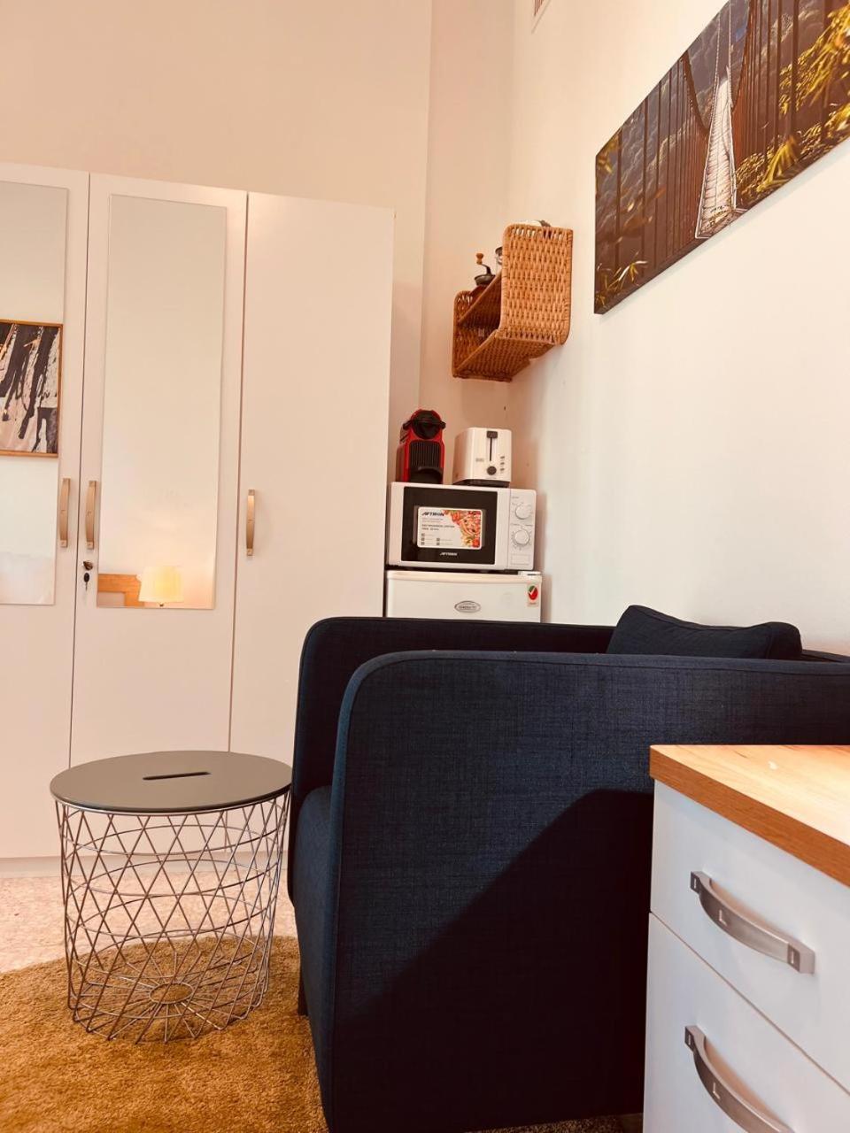 Séjour chez l'habitant Fully-furnished Bedroom With Balcony Near The Abou Dabi
